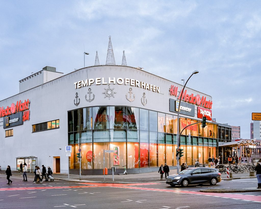 Einkaufszentrum Tempelhofer Hafen